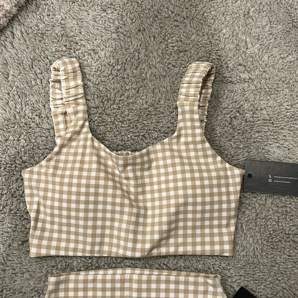 Astoria Activewear Set - Picture 2 of 4